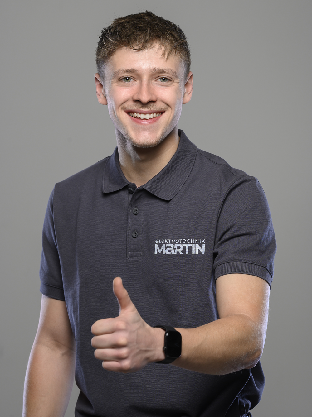 Elias Martin nach bestandener Meisterprüfung bei Elektrotechnik Martin in Friedrichshafen Meisterprüfung erfolgreich bestanden – Elias Martin
